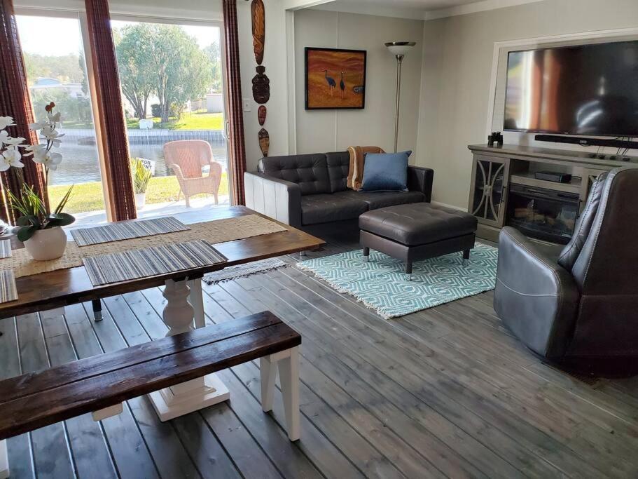 Vila 3 Bed, 2 Bath, Waterfront, Dock, Large Driveway Tavares Exteriér fotografie