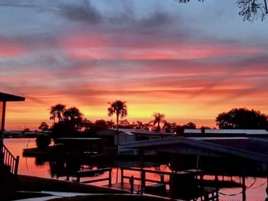 Vila 3 Bed, 2 Bath, Waterfront, Dock, Large Driveway Tavares Exteriér fotografie
