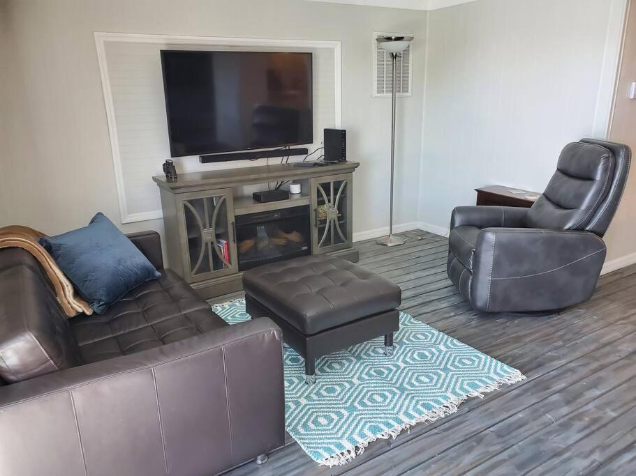 Vila 3 Bed, 2 Bath, Waterfront, Dock, Large Driveway Tavares Exteriér fotografie