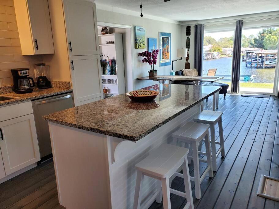 Vila 3 Bed, 2 Bath, Waterfront, Dock, Large Driveway Tavares Exteriér fotografie